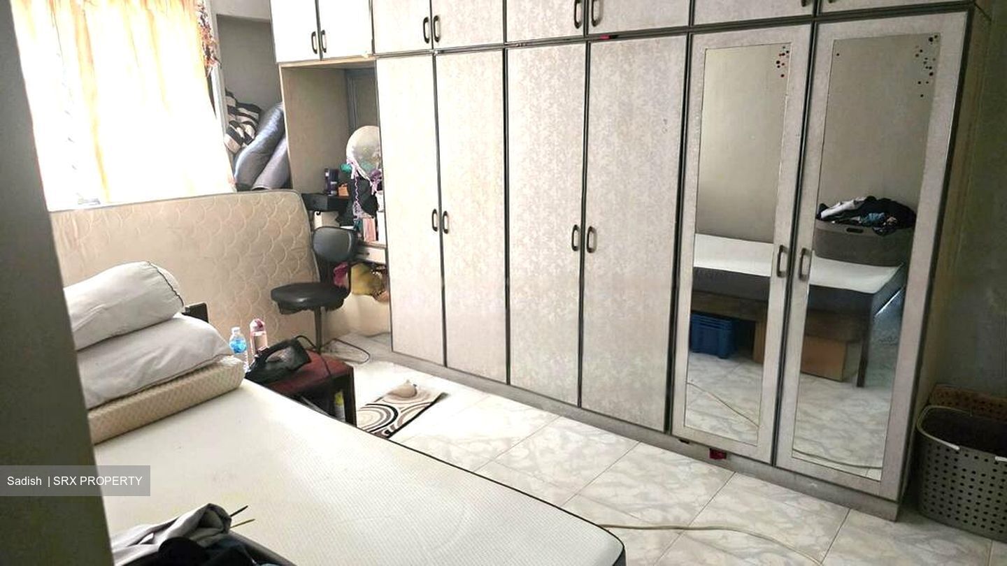 Blk 304 Fuchun Neighbourhood Centre (Woodlands), HDB Executive #482007051